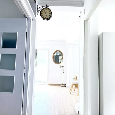 Beachfront Paradise By Gloove Apartment *